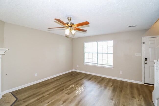 Photo - 7444 Holly Grove Dr