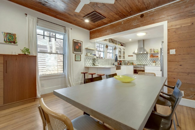 Photo - 2504 E Cesar Chavez St