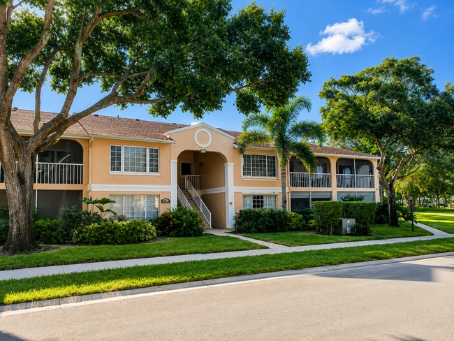 Building Photo - 13851 Oneida Dr Unit D2