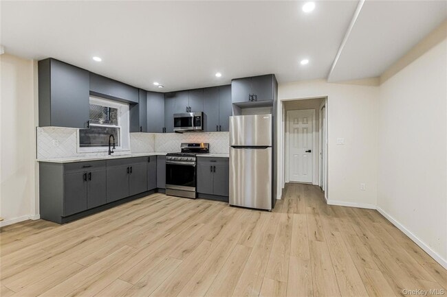 Photo - 604 Yonkers Ave Unidad B