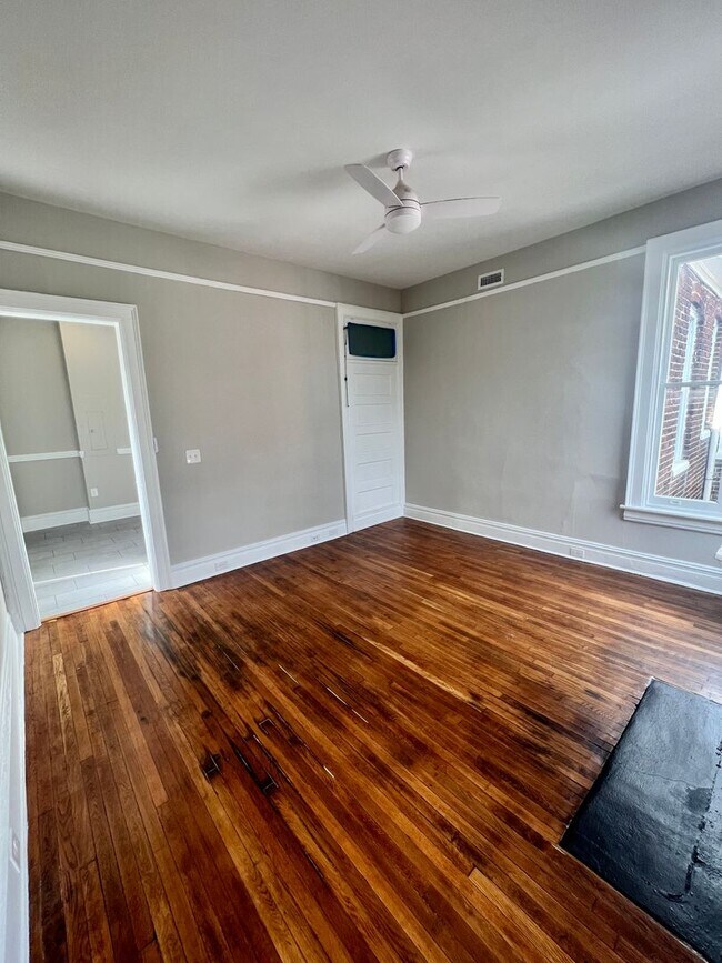 Photo - 2801-2803 E Marshall Street Unit 2803-A