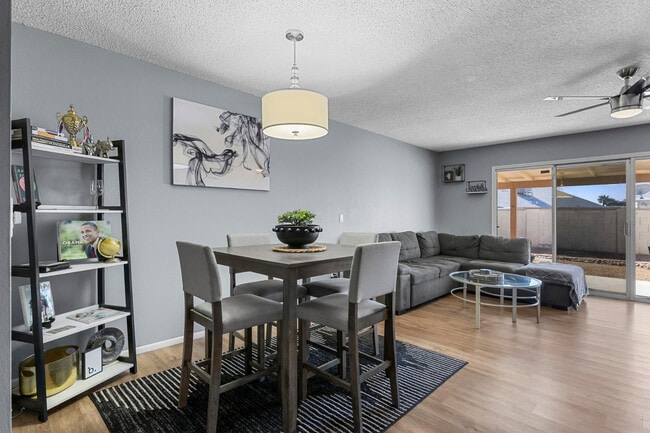 Photo - 2355 W Voltaire Ave
