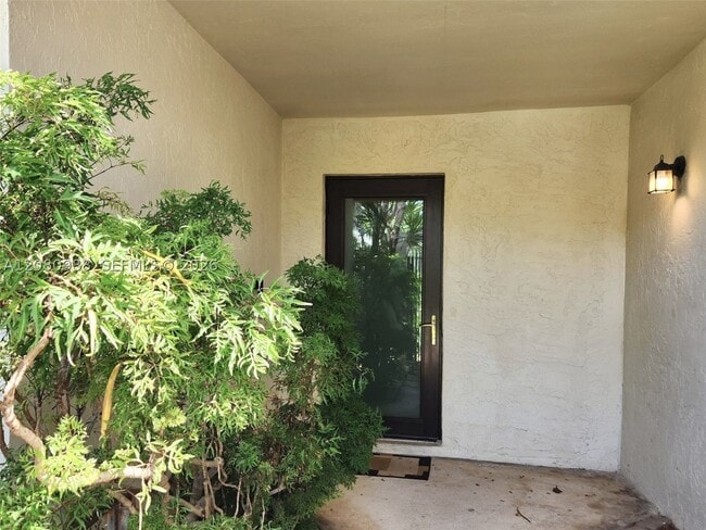 635 NE 3rd St