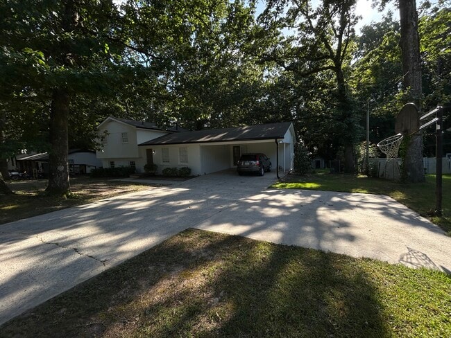 Building Photo - 140 Oakhurst Dr Rental