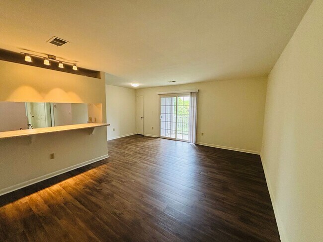1208B University Terrace