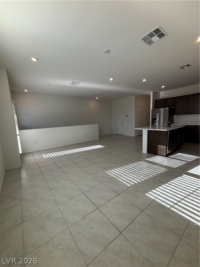 Photo - 5672 Sartorial St