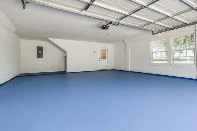 Photo - 511 N Davis Dr