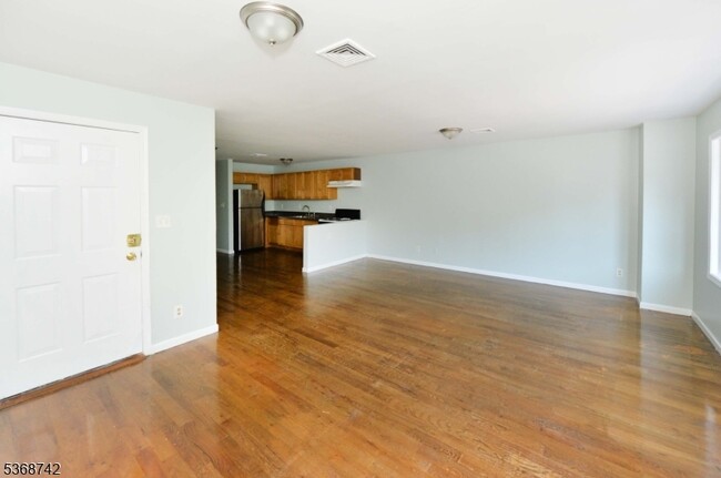 Building Photo - 12 Amity St Unit 12 Rental