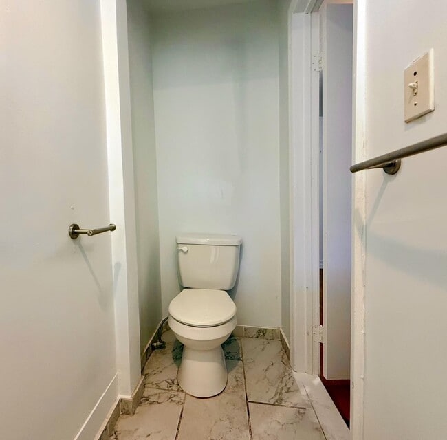 Photo - 46 W 9th St
