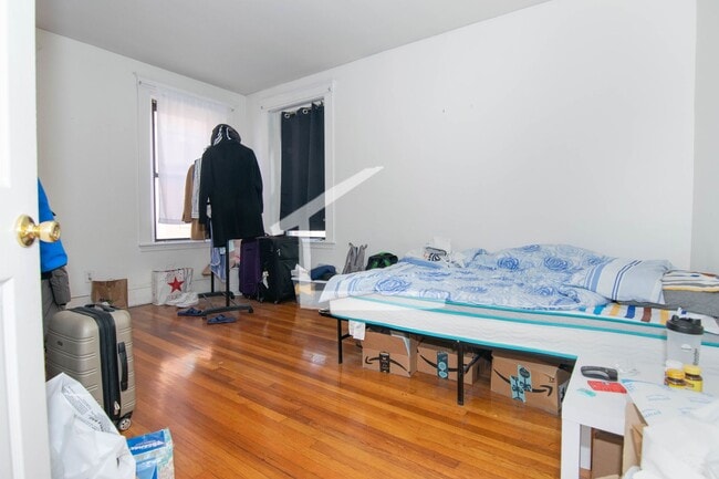 Photo - Great deal! 3-bed, 1.5 Bath in Allston on The B Line; Heat/HW Incl!