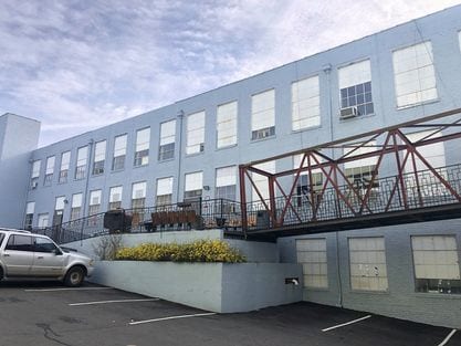 Building Photo - 1501 Kemper St Rental