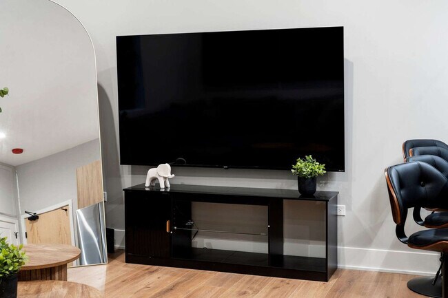 Photo - 6044 N Winthrop Ave Unit ID1359788P