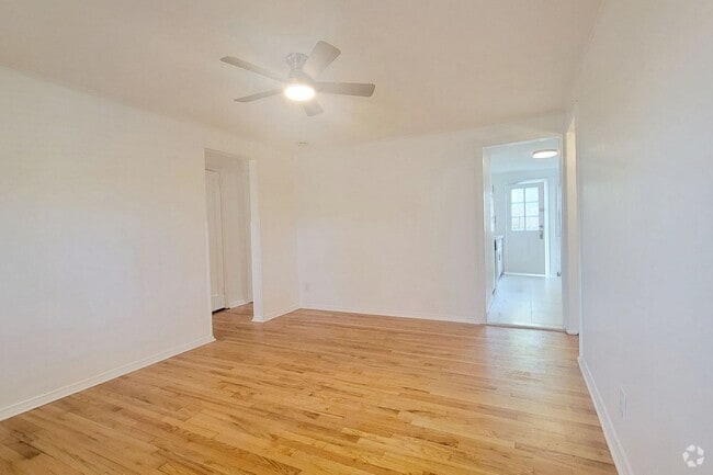 Building Photo - 592 Beverly Rd Rental