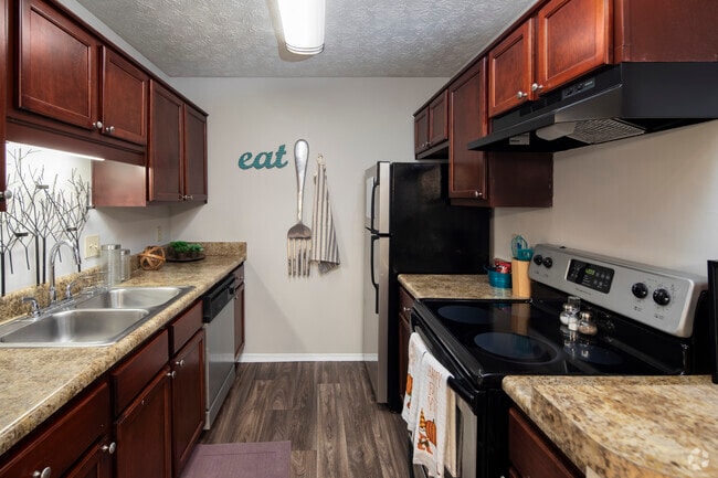 2 BR, 2 BA, 1,050 SF