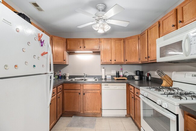 Photo - 57 E Hattendorf Ave Unit 304