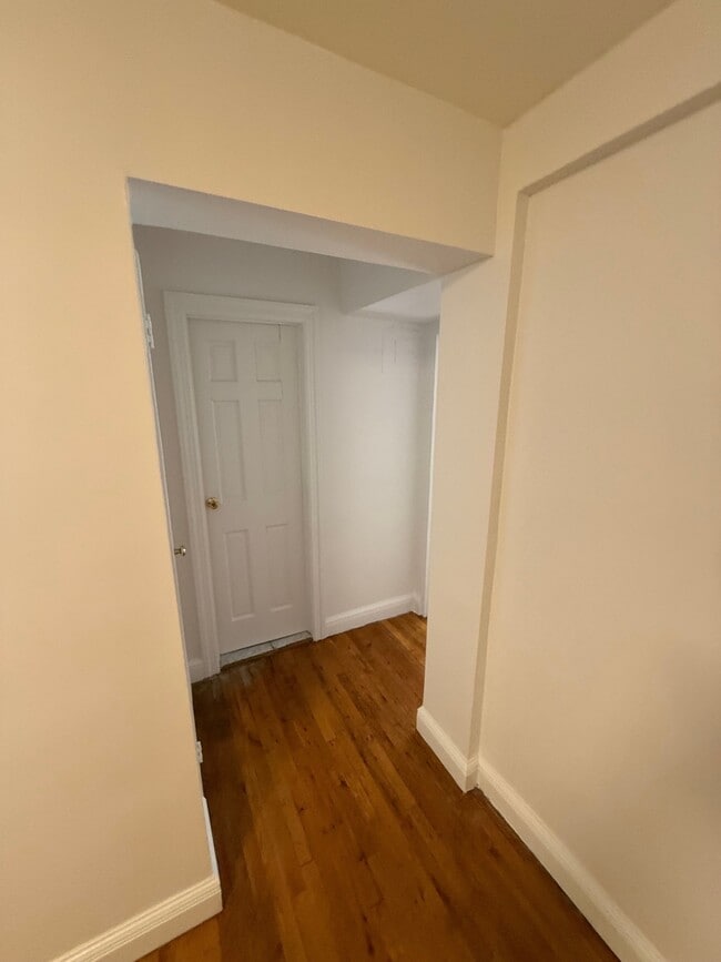 Photo - 930 E 7th St Unit 930 E 7TH STREET APT 4D