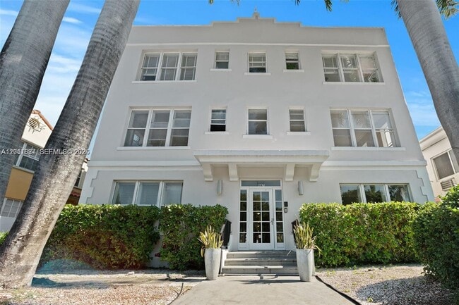 Building Photo - 1027 Pennsylvania Ave Unit 306