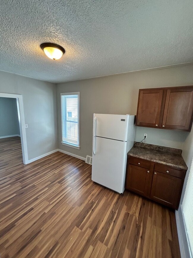 Photo - 90 E Mark St Unit 2