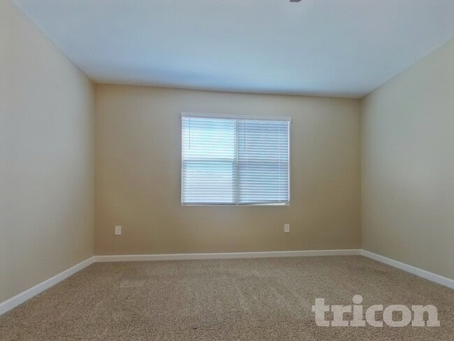 Photo - 30033 W Cheery Lynn Rd