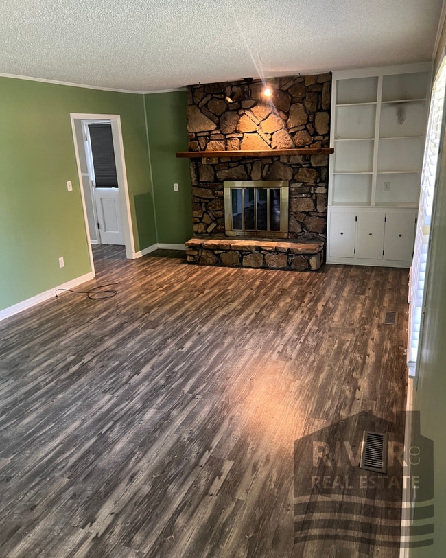 Photo - 1233 Ridge Dr