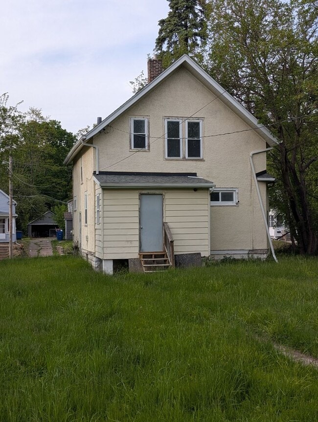 Photo - Charming 3 Bedroom Home with Screened Porch and 2 Car Garage