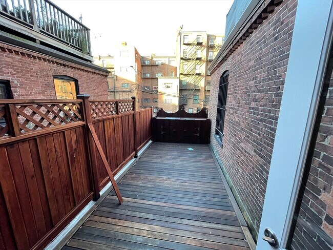 Photo - 437 Marlborough St Unit 12