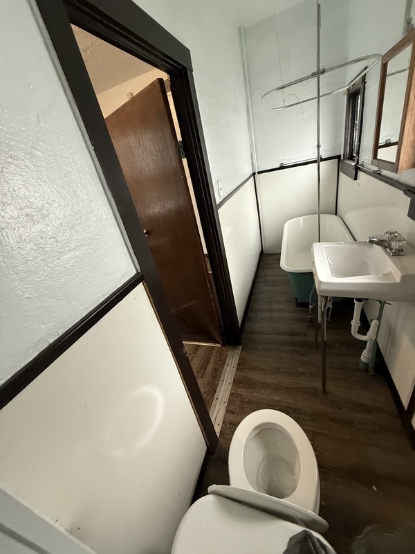 Photo - 1423 E 33rd St