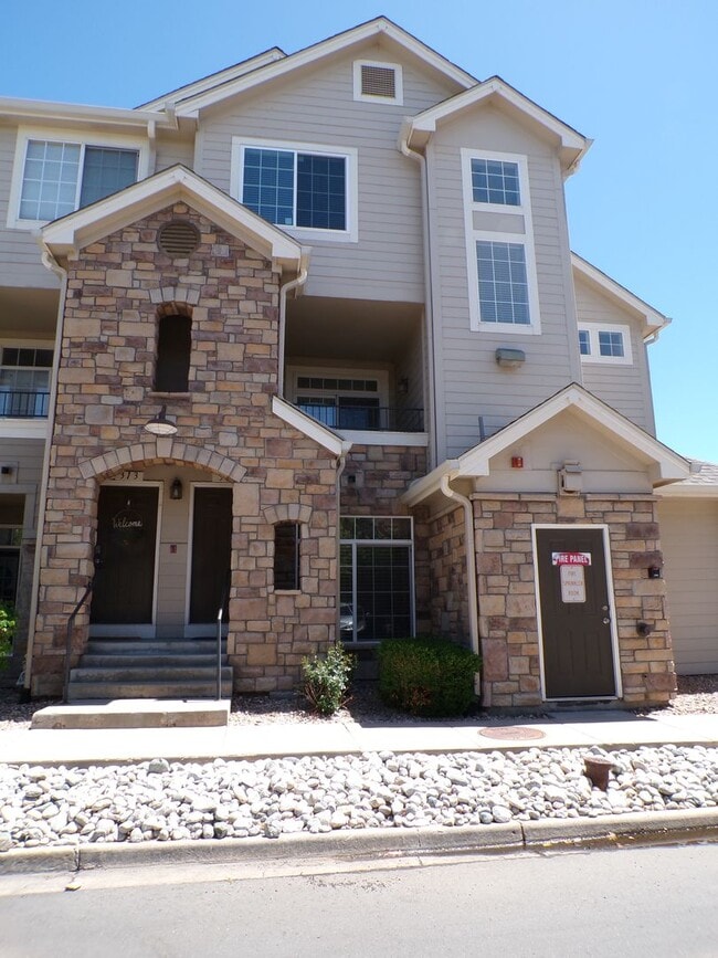 Spacious 2-Bed, 2.5-Bath Condo in Cherry C... - Spacious 2-Bed, 2.5-Bath Condo in Cherry C... Unit 314