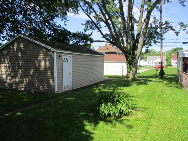 Photo - 2 BEDROOM HOME!