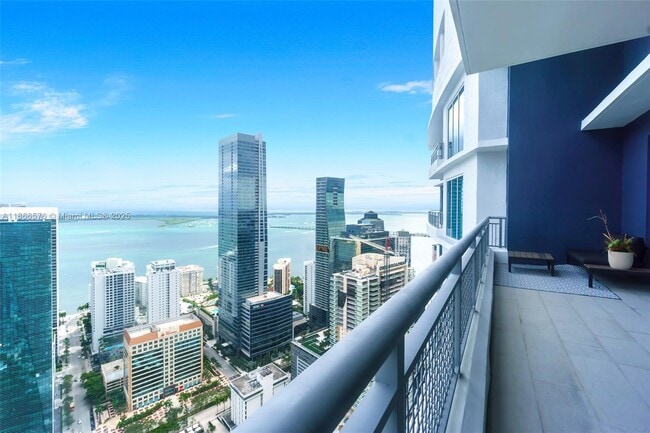 Building Photo - 60 SW 13th St Rental