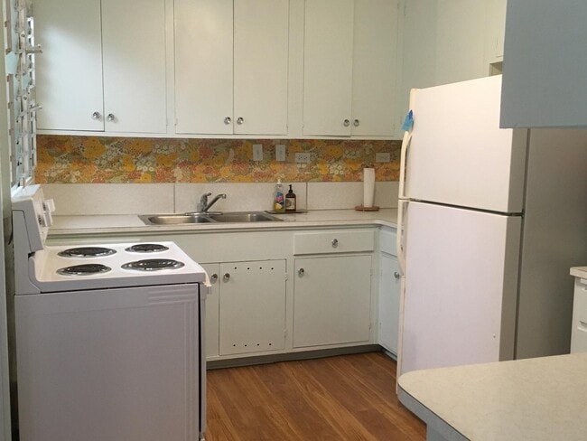 Photo - 320 Longley Pl