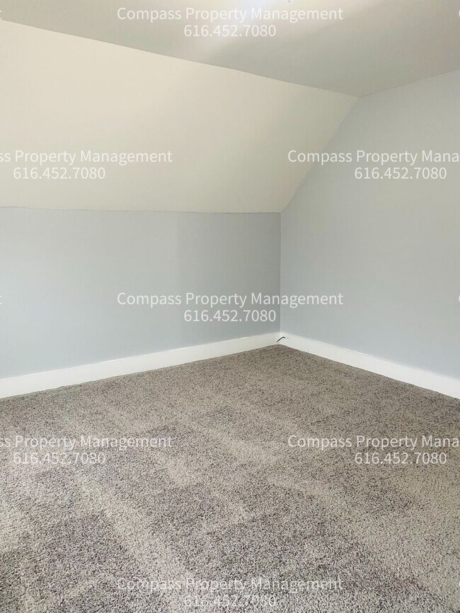 Photo - 728 Baxter St SE Unidad 2