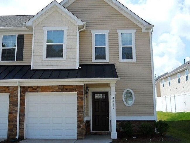 Building Photo - Gorgeous 3 Bedroom townhome in Steelcreek!