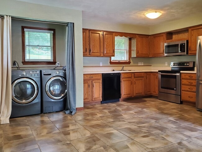 Photo - 121 Edith St