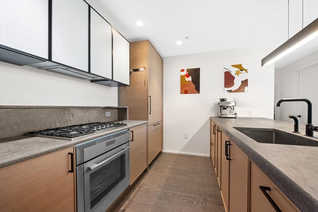 Photo - 1425 Hudson St