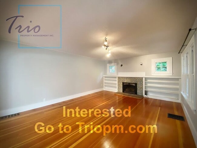 Photo - 1673 Riverview St