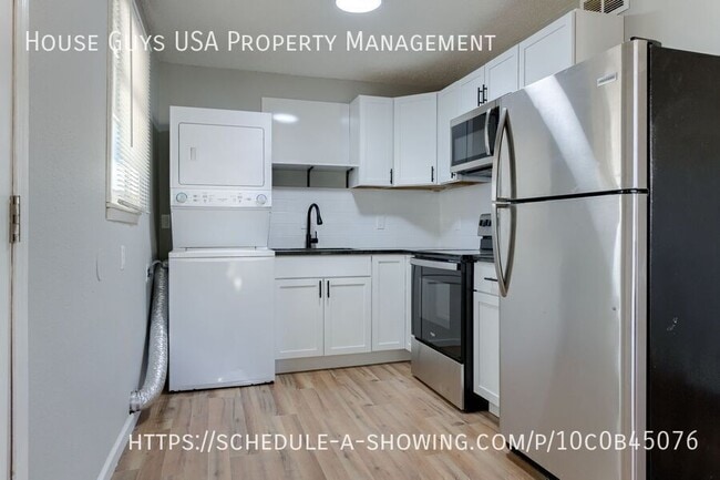 Photo - 6102 E 153 Terrace Unit B