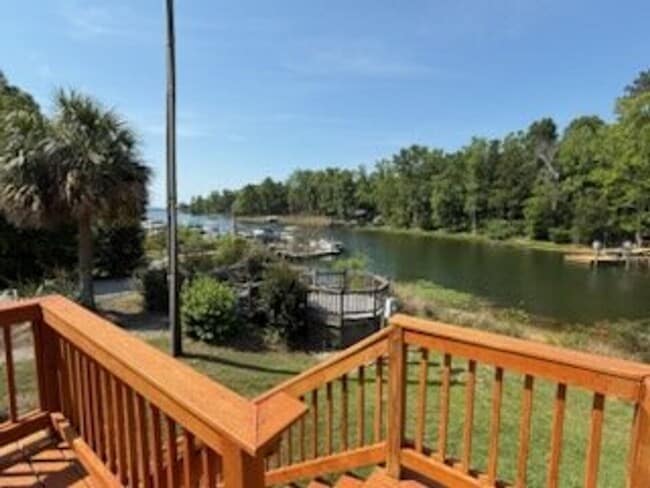 Photo - Lake living at it's finest!