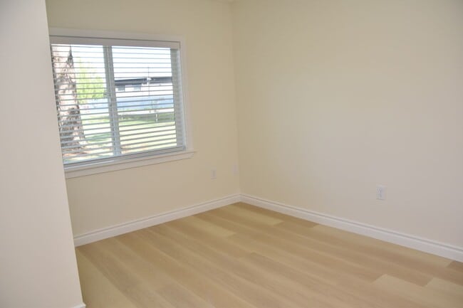 Photo - Beautiful 4-Bedroom Lakewood Home with Spacious Yard Near JBLM