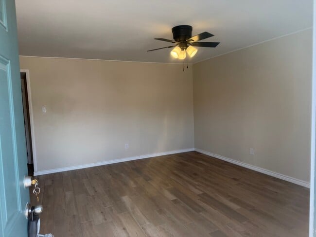 Photo - 6758 Prutzman Rd