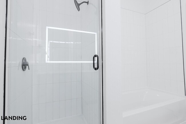 Photo - 2623 Keene St Unidad 337