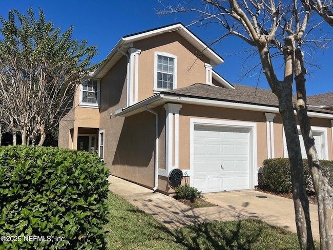 Building Photo - 385 Scrub Jay Dr