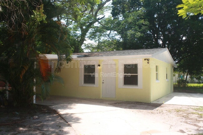 Building Photo - 7726 Pomelo Dr