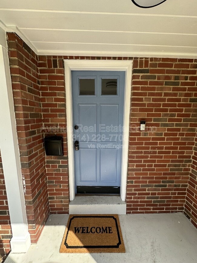 Photo - 425 Bismark Ave