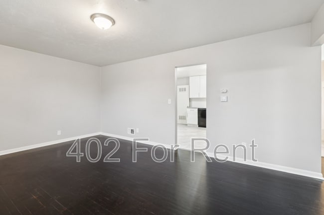 Photo - 3823 Saratoga St