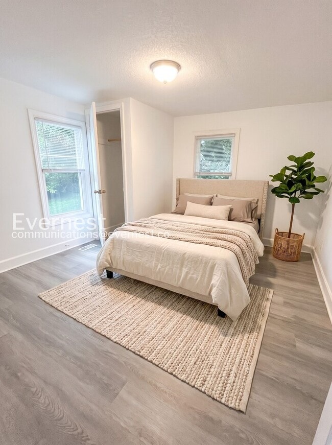 317 W Twenty-Third St