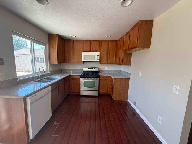 Photo - 1 Deertree Ct