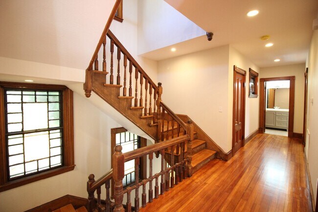 Photo - Stylish Fort Hill 5bd/2.5bath