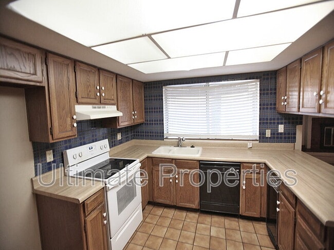 Photo - 5325 W Golden Ln