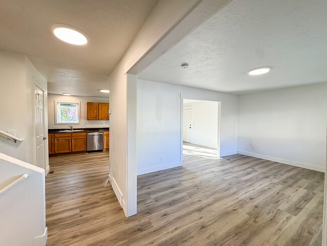 Photo - 1340 E Navajo Dr House